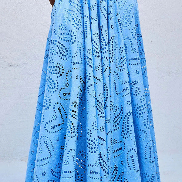 Conjunto de duas peças com bordado e saia de cintura alta com bolsos