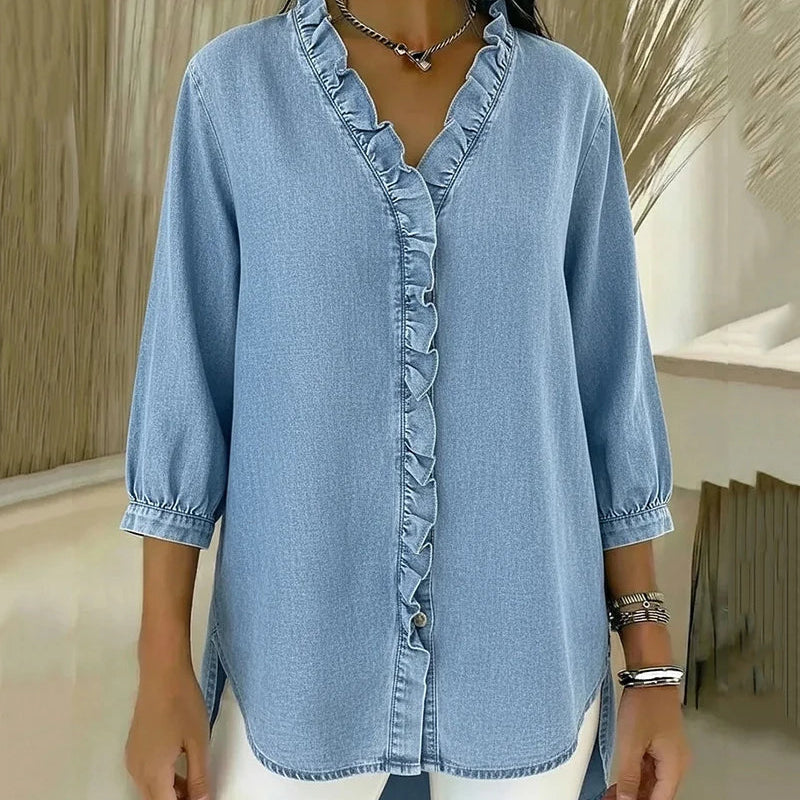 Adele | Blusa em denim fluido com decote em V e volante