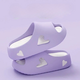 Heart Me™ | Chinelos Cloudy com formato de coração divertido