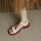 June – Sandálias Femininas com Elegância Essencial