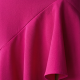 Isabel · Vestido elegante de Mulher com volantes e decote em V